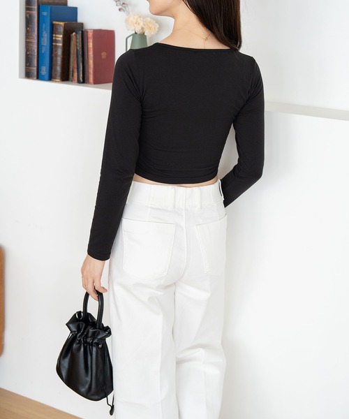 NinaetLina（ニナエリナ）の「クロップド丈長袖カットソー（Tシャツ/カットソー・レディース・ブラック/ホワイト・M/L/XL）」の11枚目の写真