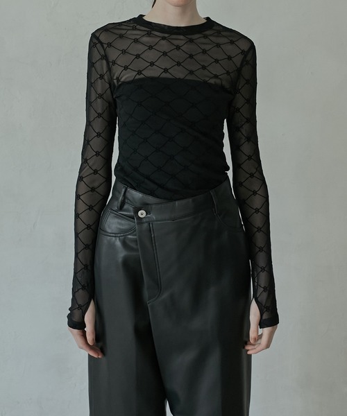 LE CIEL BLEU(ルシェルブルー)の「ジオメトリックプリントボディスーツ / Geometric Print Bodysuit(Tシャツ/カットソー・レディース・ライトブルー/ベージュ/ブラック・36/38)」の13枚目の写真
