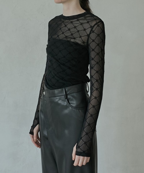 LE CIEL BLEU(ルシェルブルー)の「ジオメトリックプリントボディスーツ / Geometric Print Bodysuit(Tシャツ/カットソー・レディース・ライトブルー/ベージュ/ブラック・36/38)」の15枚目の写真