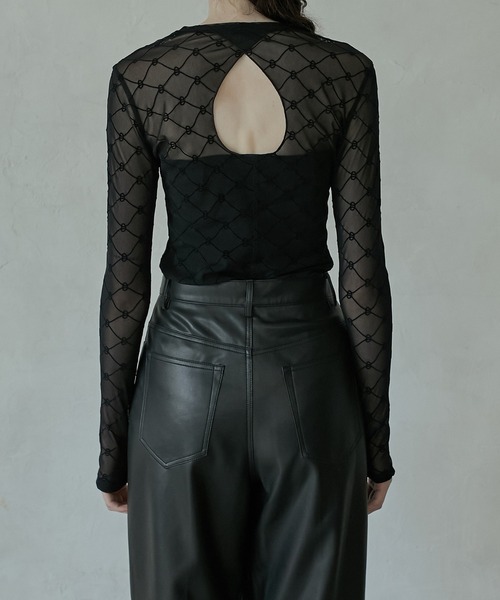 LE CIEL BLEU(ルシェルブルー)の「ジオメトリックプリントボディスーツ / Geometric Print Bodysuit(Tシャツ/カットソー・レディース・ライトブルー/ベージュ/ブラック・36/38)」の16枚目の写真