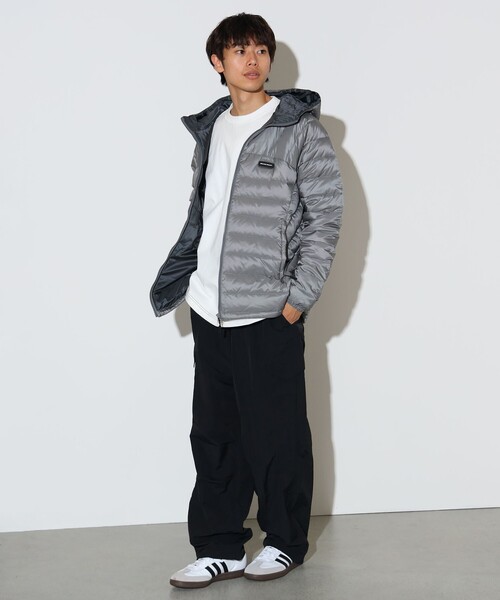 BEAMS HEART(ビームスハート)の「テック ダウン フーディー(ダウンジャケット/コート・メンズ・ブラック/グレー・LARGE/MEDIUM/SMALL)」の8枚目の写真