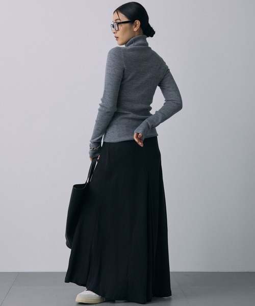 BABYLONE（バビロン）の「リブタートルニットプルオーバー（ニット/セーター・レディース・オフホワイト/グレー/ブラック・フリー）」の15枚目の写真