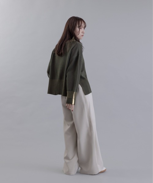 Eimee Law(エイミーロウ)の「箔プリントグラデ配色ニット(ニット/セーター・レディース・ダークカーキ/チャコールグレー/アイボリー・FREE)」の7枚目の写真