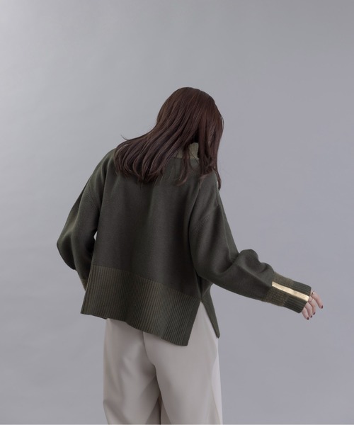 Eimee Law(エイミーロウ)の「箔プリントグラデ配色ニット(ニット/セーター・レディース・ダークカーキ/チャコールグレー/アイボリー・FREE)」の10枚目の写真