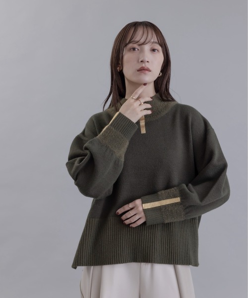 Eimee Law(エイミーロウ)の「箔プリントグラデ配色ニット(ニット/セーター・レディース・ダークカーキ/チャコールグレー/アイボリー・FREE)」の12枚目の写真