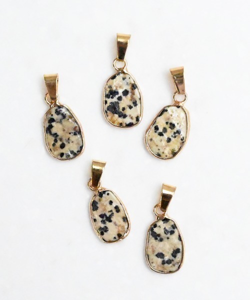 sowi（ソーイ）の「天然石　ダルメシアンジャスパー　チャーム（チャーム・レディース・ゴールド・ﾌﾘ-）」の6枚目の写真