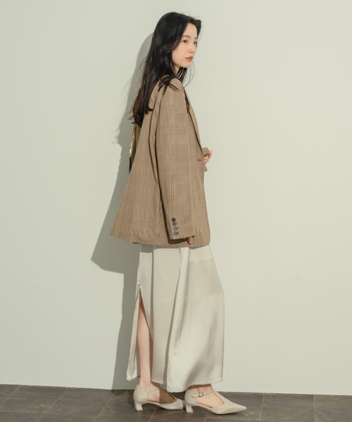 NEUNA(ヌナ)の「サテンバックシャンキャミワンピース(ワンピース・レディース・ブラック/アイボリー・FREE/SMALL)」の14枚目の写真