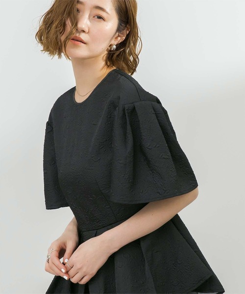 UR'S(ユアーズ)の「ふくれジャガードフレアスリーブペプラムトップス(Tシャツ/カットソー・レディース・ホワイト/グレイッシュベージュ/ブラック・M/S/L)」の17枚目の写真