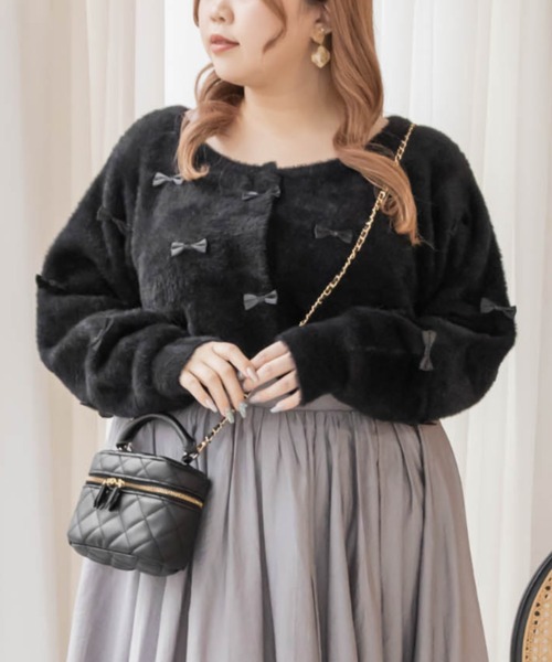 CLETTE(クレット)の「リボン使いシャギーニットカーディガン(カーディガン/ボレロ・レディース・ピンク/ブラック/ブルー・LL/3L/4L)」の1枚目の写真
