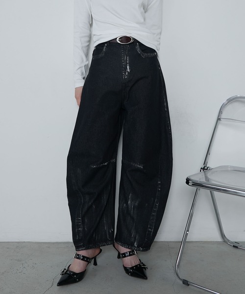 le ELMi(ルエルミ)の「Foil paint curve denim pants / ホイルペイントカーブデニムパンツ(デニムパンツ・レディース・ブラック/ライトブルー/ブルー・S/M)」の4枚目の写真