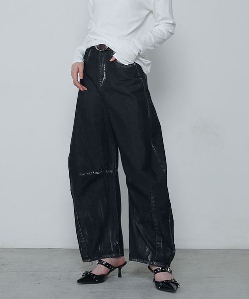 le ELMi(ルエルミ)の「Foil paint curve denim pants / ホイルペイントカーブデニムパンツ(デニムパンツ・レディース・ブラック/ライトブルー/ブルー・S/M)」の6枚目の写真