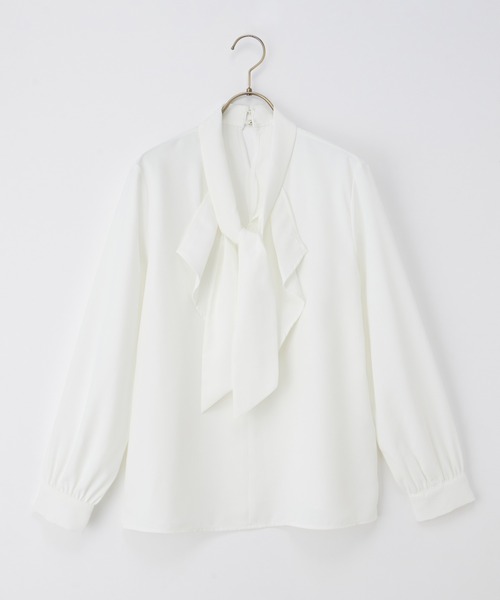 Honeys（ハニーズ）の「ボウタイラッフルブラウス（シャツ/ブラウス・レディース・グレイッシュベージュ/グレイッシュブルー/ホワイト/ネイビー・L/M/S/3L/LL）」の21枚目の写真