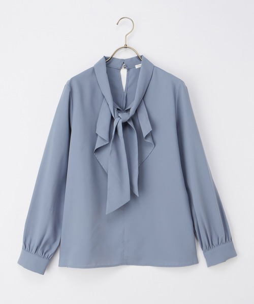 Honeys（ハニーズ）の「ボウタイラッフルブラウス（シャツ/ブラウス・レディース・グレイッシュベージュ/グレイッシュブルー/ホワイト/ネイビー・L/M/S/3L/LL）」の17枚目の写真