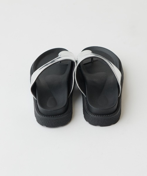 Lui's（ルイス）の「トングサンダル（サンダル・レディース・ブラック/シルバー・M/L）」の4枚目の写真