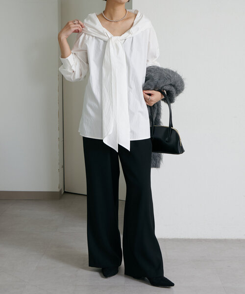 新品　Omekashi オフショル　ボウタイブラウス　オメカシ Omekashi（オメカシ）の「オフショルボウタイブラウス（シャツ