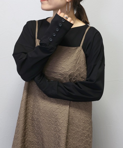 Aletta vita(アレッタビータ)の「シルケットコットン袖ボタンカットソー(Tシャツ/カットソー・レディース・オフホワイト/ブラック/レッド系その他・FREE)」の7枚目の写真