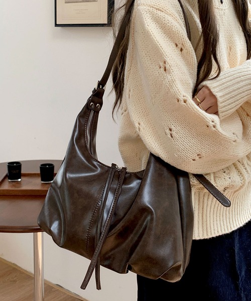 florist（フローリスト）の「【軽量・2WAY】レザータッチロングプルワンショルダーバッグ（ショルダーバッグ・レディース・モカ/ブラック・FREE）」の4枚目の写真