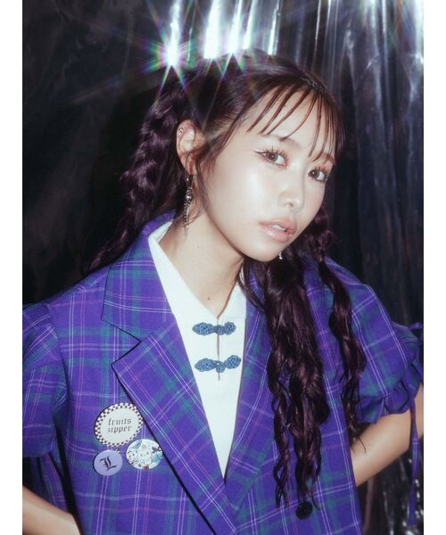 jouetie（ジュエティ）の「【FRUITSZIPPER仲川瑠夏】クロップドジャケット（テーラードジャケット・レディース・パープル・MEDIUM）」の2枚目の写真