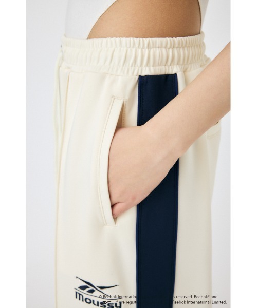 MOUSSY（マウジー）の「REEBOK TRACK パンツ（スウェットパンツ・レディース・ネイビー/オフホワイト/ダークグリーン・1/2）」の17枚目の写真
