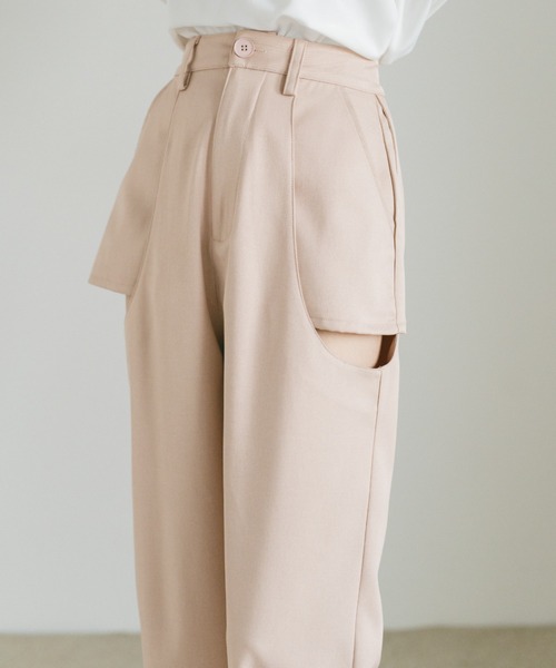 VANNIE U(ヴァニーユー)の「サイドカットアウトスラックスパンツ/SMLサイズ展開(スラックス・レディース・ベージュ/グレー/ピンク・L/M/S)」の3枚目の写真