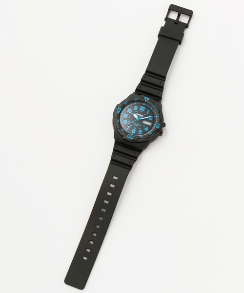 CASIO（カシオ）の「CASIO SPORTS ANALOGUE  カシオ スポーツ アナログ 【WEB限定】（アナログ腕時計・メンズ・ブラック×ブルー・FREE）」の2枚目の写真