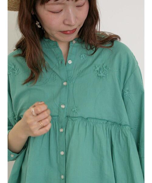 Samansa Mos2（サマンサ モスモス）の「3D刺繍切替ギャザーブラウス（シャツ/ブラウス・レディース・キナリ/グリーン/オフホワイト/ブラック・F）」の5枚目の写真