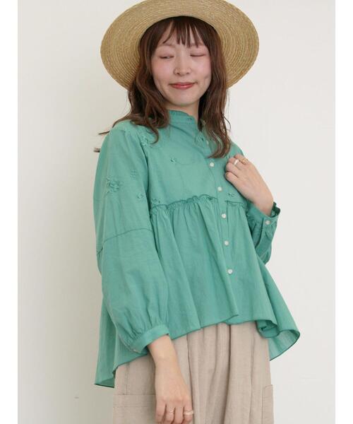 Samansa Mos2（サマンサ モスモス）の「3D刺繍切替ギャザーブラウス（シャツ/ブラウス・レディース・キナリ/グリーン/オフホワイト/ブラック・F）」の6枚目の写真