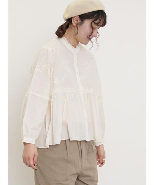 Samansa Mos2（サマンサ モスモス）の「3D刺繍切替ギャザーブラウス（シャツ/ブラウス・レディース・キナリ/グリーン/オフホワイト/ブラック・F）」の17枚目の写真