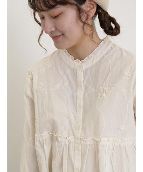 Samansa Mos2（サマンサ モスモス）の「3D刺繍切替ギャザーブラウス（シャツ/ブラウス・レディース・キナリ/グリーン/オフホワイト/ブラック・F）」の18枚目の写真