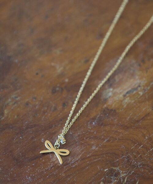 earth music&ecology（アースミュージックアンドエコロジー）の「【ステンレス】リボンモチーフネックレス（ネックレス・レディース・ゴールド/シルバー・FREE）」の5枚目の写真