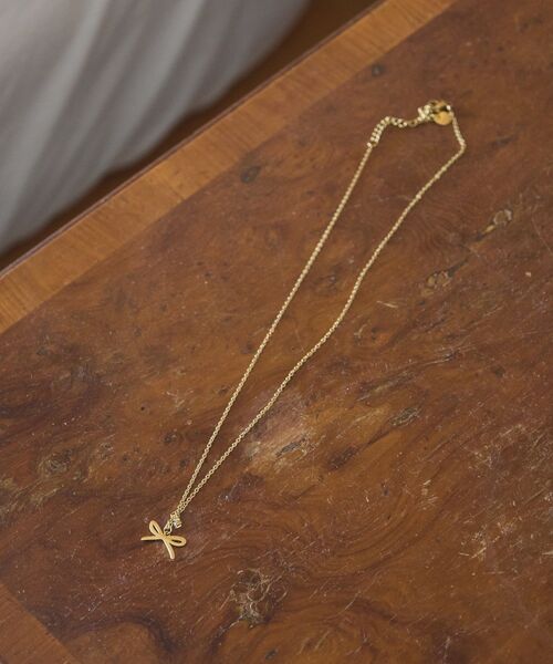 earth music&ecology（アースミュージックアンドエコロジー）の「【ステンレス】リボンモチーフネックレス（ネックレス・レディース・ゴールド/シルバー・FREE）」の6枚目の写真