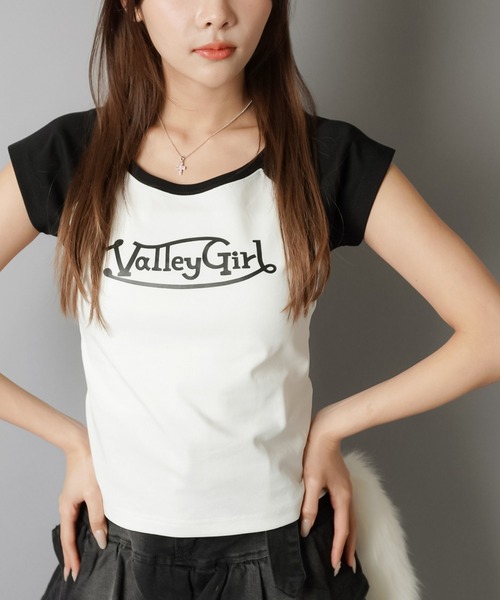 SPINNS(スピンズ)の「平成ギャルTシャツ/ラグラン/ノースリーブ/ロゴ(Tシャツ/カットソー・レディース・ホワイト×ブラック/ブラック×ピンク/ネイビー系/レッド系その他・ONESIZE)」の7枚目の写真