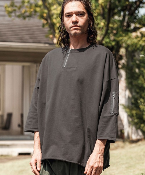 CAMBIO(カンビオ)の「mt9733- Zipper Neck 3-4 Sleeve Cut sew 半端袖カットソー(Tシャツ/カットソー・メンズ・ホワイト/ブラック/チャコール・S/M/L)」の4枚目の写真