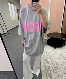 hyu,il（ヒュイル）の「ロゴプリントBIG T-shirts　半袖【UNISEX】（Tシャツ/カットソー）」