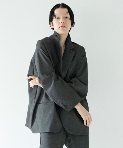 RYU(リュー)の「gabardine 2B jacket(テーラードジャケット・メンズ・ダークグレー/ダークネイビー・1/2/4)」の2枚目の写真