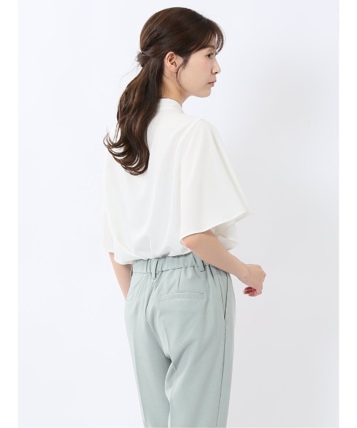 m.f.editorial（エムエフエディトリアル）の「【ストレッチ】m.f.エディトリアルレディース 配色ボウタイ 半袖比翼ブラウス（シャツ/ブラウス・レディース・ベージュ/ネイビー/ホワイト・MEDIUM/LARGE）」の5枚目の写真