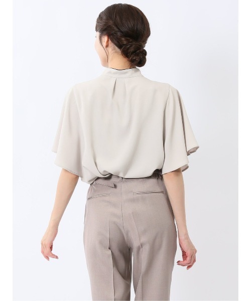 m.f.editorial（エムエフエディトリアル）の「【ストレッチ】m.f.エディトリアルレディース 配色ボウタイ 半袖比翼ブラウス（シャツ/ブラウス・レディース・ベージュ/ネイビー/ホワイト・MEDIUM/LARGE）」の15枚目の写真