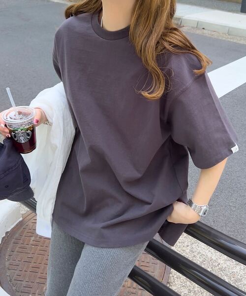 KOBE LETTUCE(コウベレタス)の「ヘビーウェイトユニセックスコットンバスクTシャツ(Tシャツ/カットソー・レディース・グレイッシュベージュ/ブラック/オフホワイト/アッシュグレー/ブルー系・L/M/XL)」の1枚目の写真