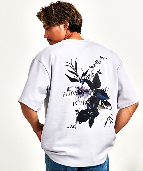 CavariA(キャバリア)の「『CavariA/キャバリア』クルーネックフラワーデジタルプリント半袖Tシャツ(Tシャツ/カットソー・メンズ・グレー/ブラック/ホワイト・L/M)」の1枚目の写真