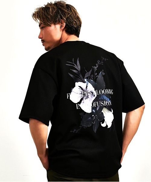 CavariA(キャバリア)の「『CavariA/キャバリア』クルーネックフラワーデジタルプリント半袖Tシャツ(Tシャツ/カットソー・メンズ・グレー/ブラック/ホワイト・L/M)」の3枚目の写真