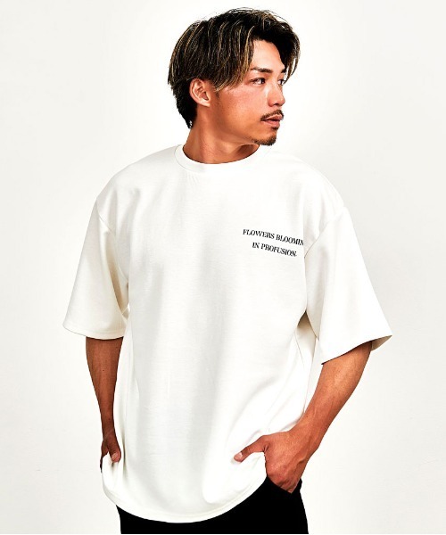 CavariA(キャバリア)の「『CavariA/キャバリア』クルーネックフラワーデジタルプリント半袖Tシャツ(Tシャツ/カットソー・メンズ・グレー/ブラック/ホワイト・L/M)」の4枚目の写真