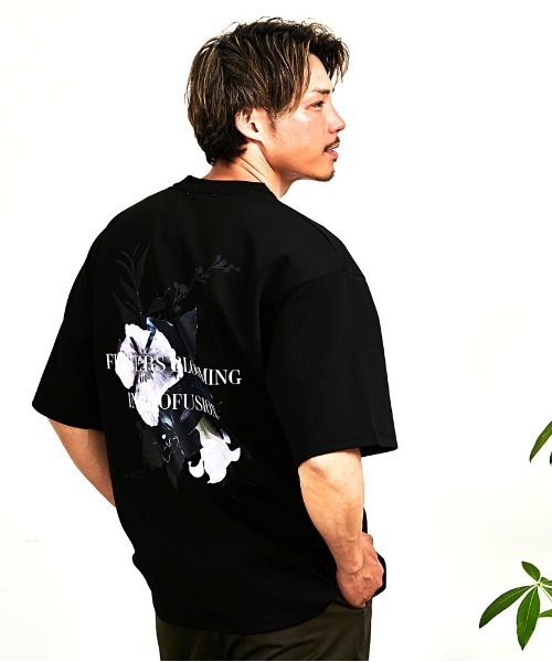 CavariA(キャバリア)の「『CavariA/キャバリア』クルーネックフラワーデジタルプリント半袖Tシャツ(Tシャツ/カットソー・メンズ・グレー/ブラック/ホワイト・L/M)」の9枚目の写真