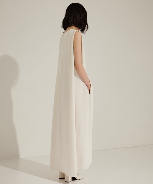 STUDIOUS(ステュディオス)の「【STUDIOUS/ステュディオス】Back Satin Belted Dress/バックサテンベルトドレス(ワンピース・レディース・ホワイト/ブラック・2/1)」の5枚目の写真