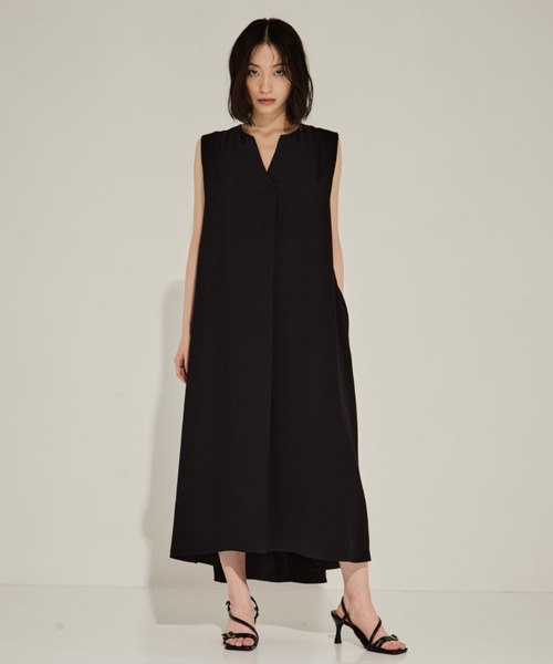 STUDIOUS(ステュディオス)の「【STUDIOUS/ステュディオス】Back Satin Belted Dress/バックサテンベルトドレス(ワンピース・レディース・ホワイト/ブラック・2/1)」の3枚目の写真