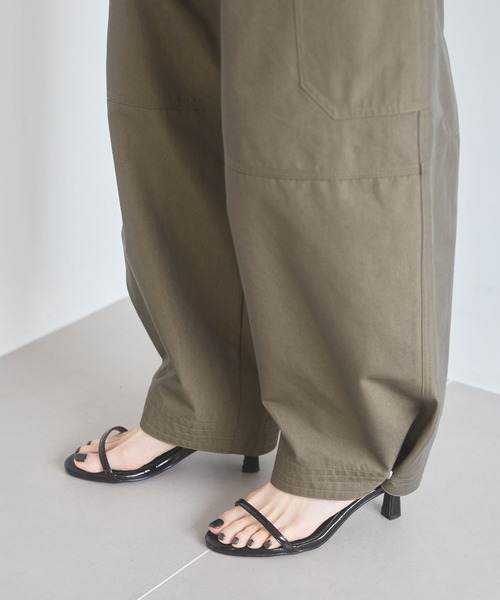 A part by（アパートバイ）の「バレルカーゴパンツ（カーゴパンツ・レディース・オフホワイト/カーキ・MEDIUM/SMALL）」の16枚目の写真