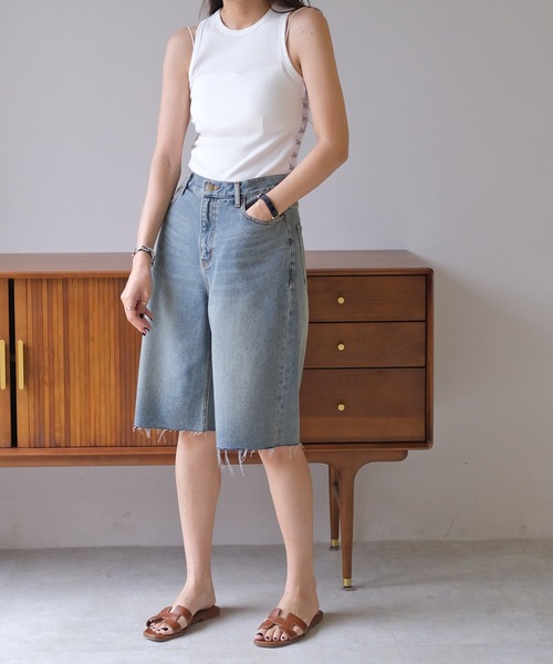 AKTE（アクテ）の「デニムハーフパンツ（デニムパンツ・レディース・ブラック/ブルー・1/2）」の4枚目の写真