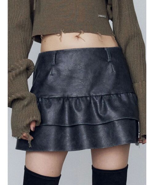 EMODA（エモダ）の「ティアードフリルミニスカート（スカート・レディース・ブラック/ブラウン/グレー・SMALL/MEDIUM）」の2枚目の写真