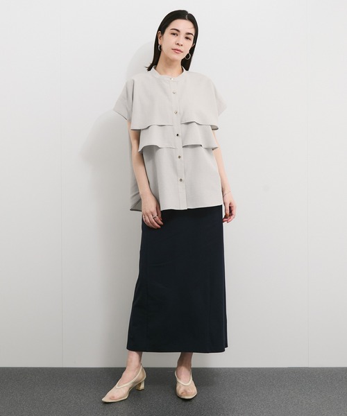 le cercle ADAM ET ROPE'(ルセルクルアダムエロペ)の「【セットアップ対応】タンブラーブッチャータックフリルブラウス(シャツ/ブラウス・レディース・チャコールグレー/ライトグレー/ダークブラウン・FREE)」の6枚目の写真