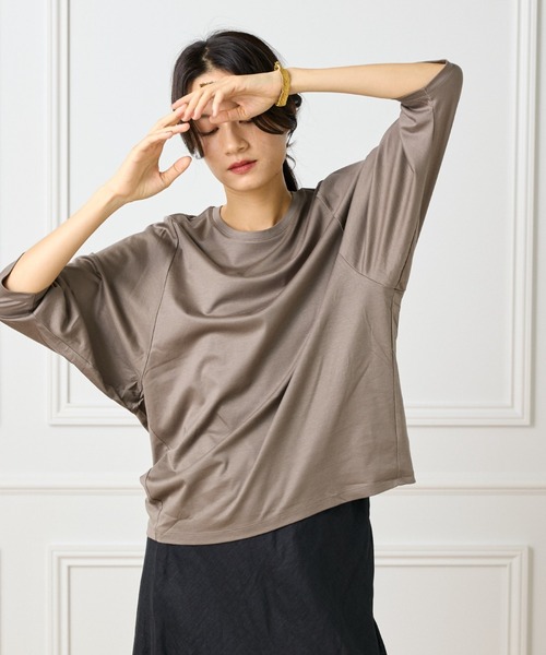 INED（イネド）の「ギザリヨセルスムース ワイドスリーブコクーンカットソー（Tシャツ/カットソー・レディース・ブラウン系その他/オフホワイト/モカ/ブラック・9号）」の5枚目の写真