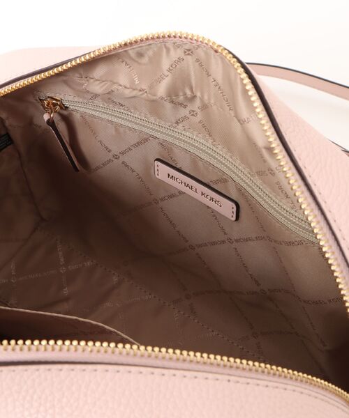 MICHAEL KORS（マイケルコース）の「THOMPSON MD DUFFLE SATCHEL サッチェル（ハンドバッグ・レディース・ピンク系・FREE）」の4枚目の写真